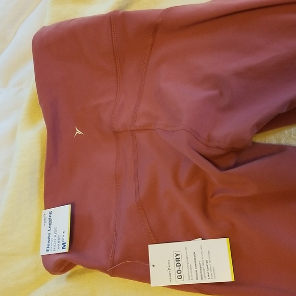 OldNavy Elevate Legging, Med Petite - Picture 6 of 7